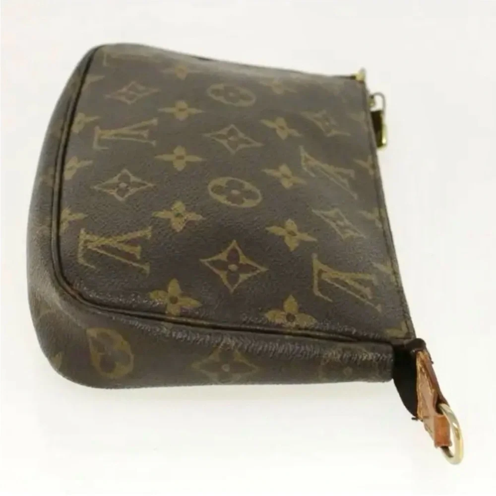 Authenticated Louis Vuitton Pochette Accessories Crossbody Shoulder Bag Purse - Picture 5 of 15